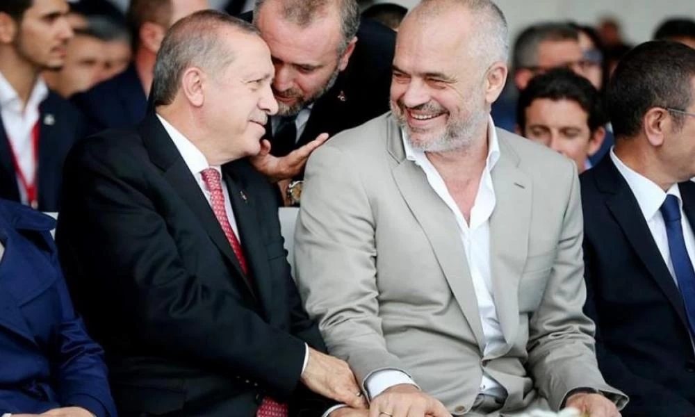 Αλβανία: Συνεχίζει τα προεκλογικά "δωράκια" ο Ερντογάν